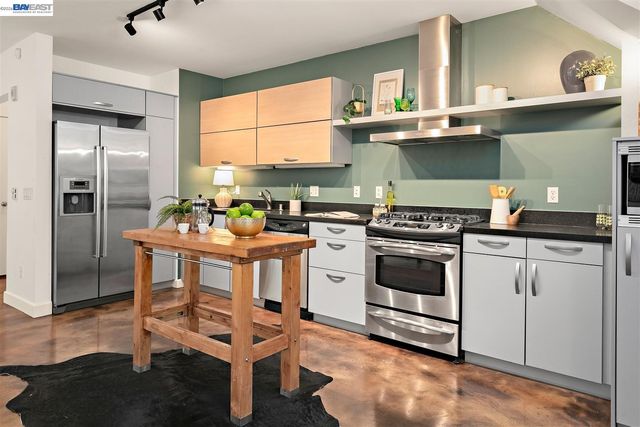 6501 San Pablo Ave 208, Oakland, CA 94608