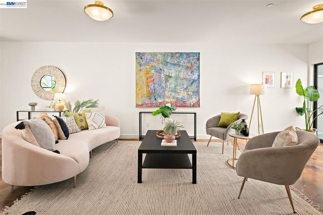 6501 San Pablo Ave 208, Oakland, CA 94608