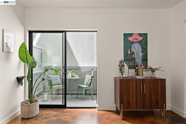 6501 San Pablo Ave 208, Oakland, CA 94608