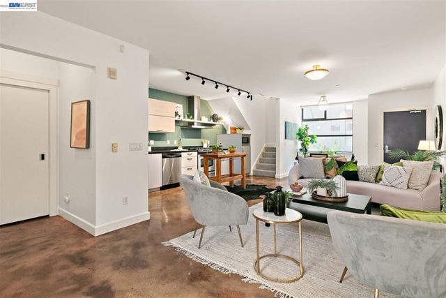 6501 San Pablo Ave 208, Oakland, CA 94608