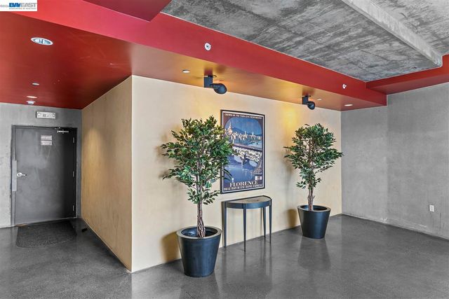 6501 San Pablo Ave 208, Oakland, CA 94608