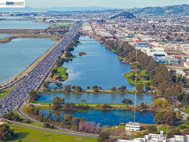 6501 San Pablo Ave 208, Oakland, CA 94608