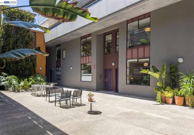 6501 San Pablo Ave 208, Oakland, CA 94608