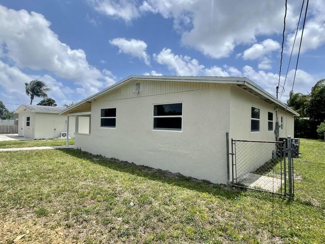 4790 Alberta Avenue, West Palm Beach, FL 33417