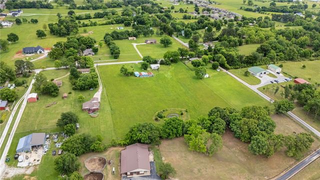416 S Zion Street, Lowell, AR 72745
