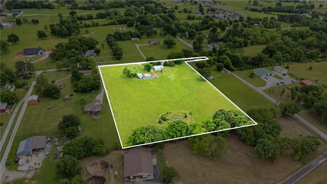 416 S Zion Street, Lowell, AR 72745