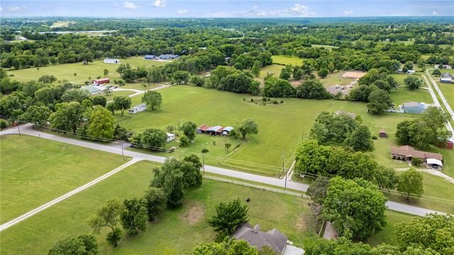 416 S Zion Street, Lowell, AR 72745