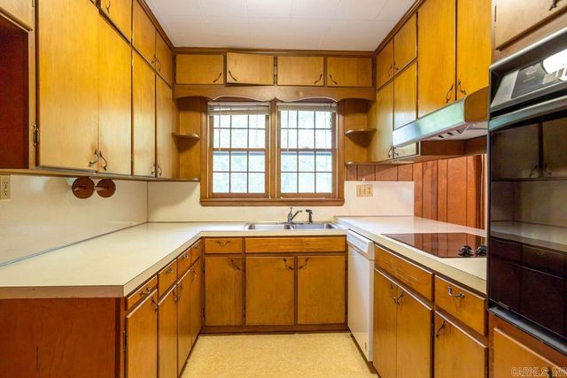 490 W Morrow Street, Batesville, AR 72501
