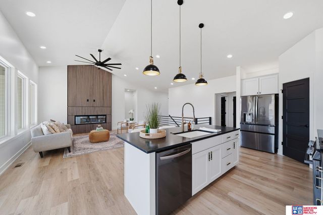 9350 S 86th Street, Lincoln, NE 68526