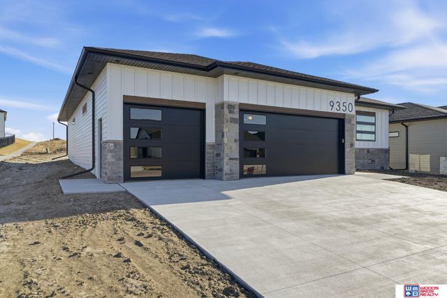 9350 S 86th Street, Lincoln, NE 68526