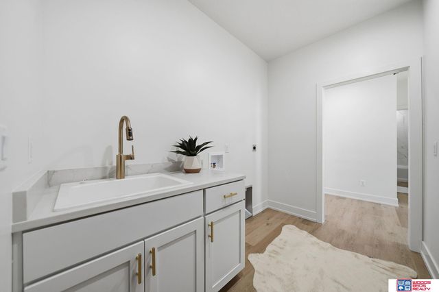 9350 S 86th Street, Lincoln, NE 68526