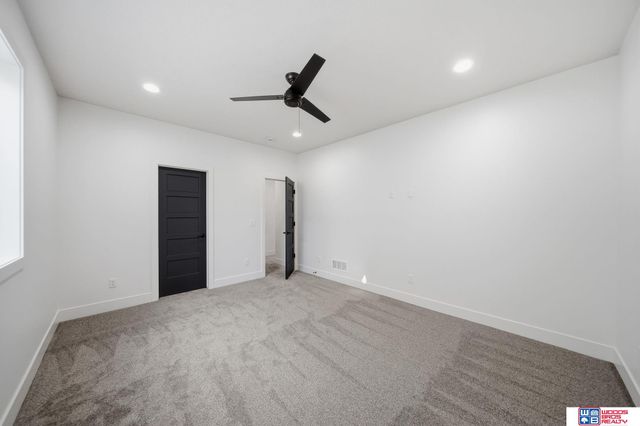 9350 S 86th Street, Lincoln, NE 68526