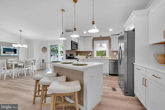 15 KIMBERLY DR, Barnegat, NJ 08005