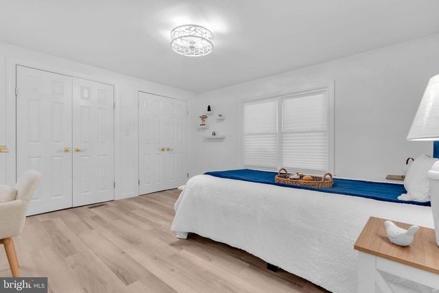 15 KIMBERLY DR, Barnegat, NJ 08005