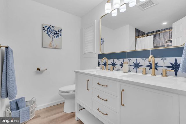 15 KIMBERLY DR, Barnegat, NJ 08005