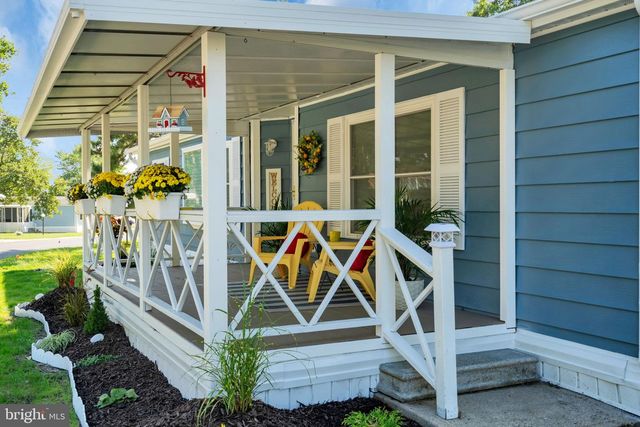 15 KIMBERLY DR, Barnegat, NJ 08005