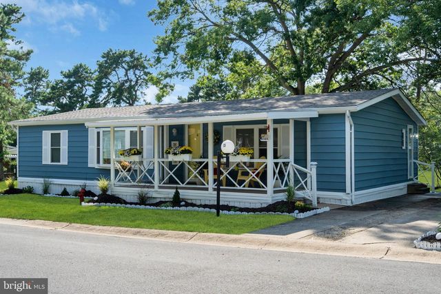 15 KIMBERLY DR, Barnegat, NJ 08005