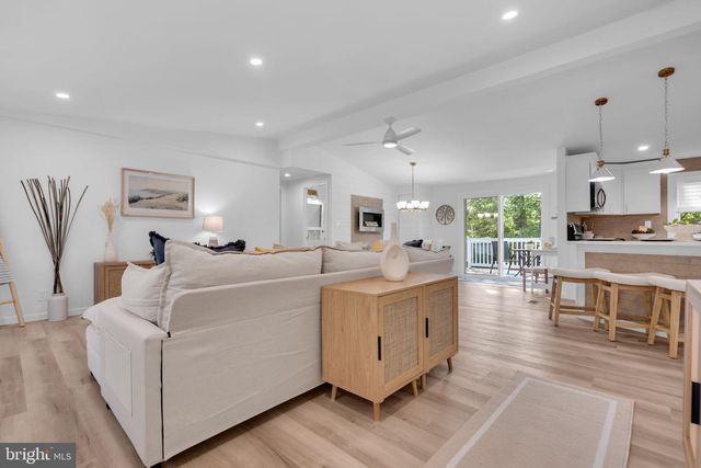 15 KIMBERLY DR, Barnegat, NJ 08005