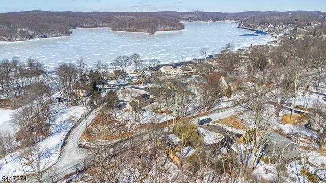 104 Espanong Rd, Jefferson Twp., NJ 07849