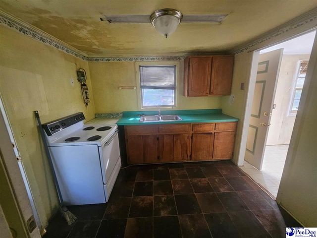 1104 W 12th Ave, Lake View, SC 29563