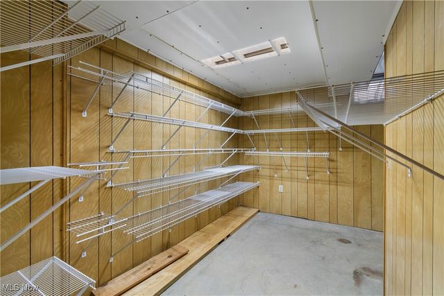 7428 Shadyview Avenue NW, Massillon, OH 44646