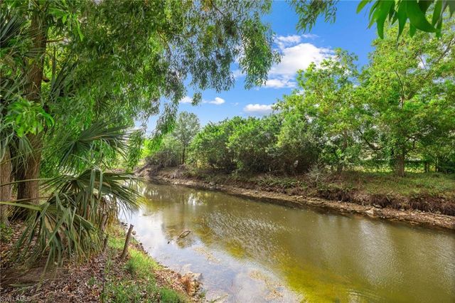 5406 16th PL SW E4, Naples, FL 34116
