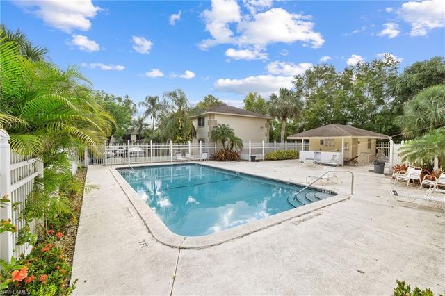 5406 16th PL SW E4, Naples, FL 34116