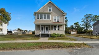 86 York St, West Springfield, MA 01089