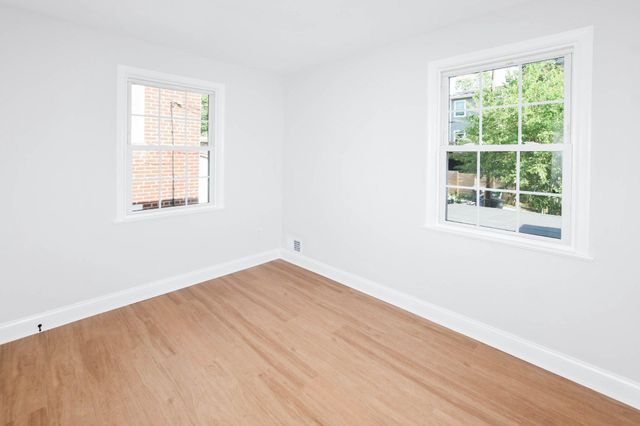334 NICHOLSON ST NE, Washington, DC 20011
