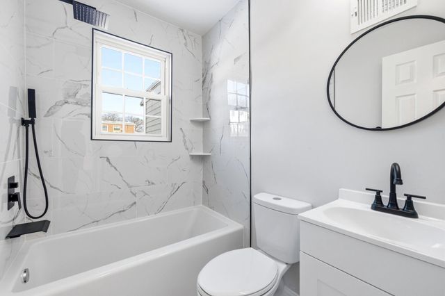 334 NICHOLSON ST NE, Washington, DC 20011