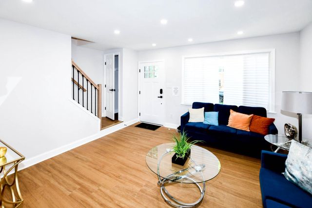 334 NICHOLSON ST NE, Washington, DC 20011