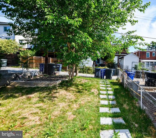 334 NICHOLSON ST NE, Washington, DC 20011