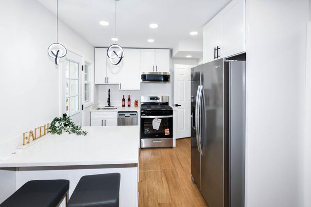 334 NICHOLSON ST NE, Washington, DC 20011