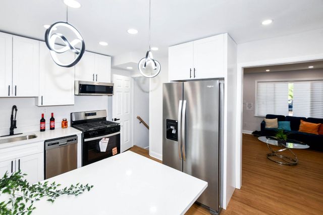 334 NICHOLSON ST NE, Washington, DC 20011