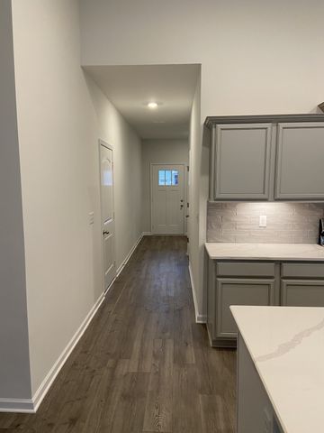 3659 Stormy Ln, Rockvale, TN 37153