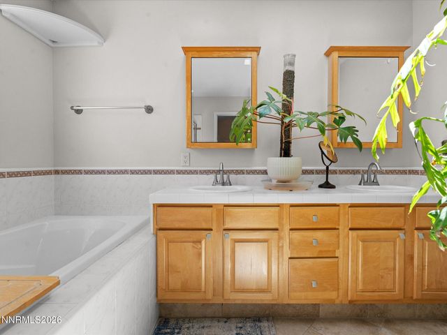 762 Divot Drive, Fernley, NV 89408
