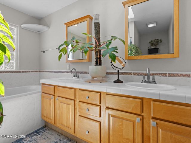 762 Divot Drive, Fernley, NV 89408