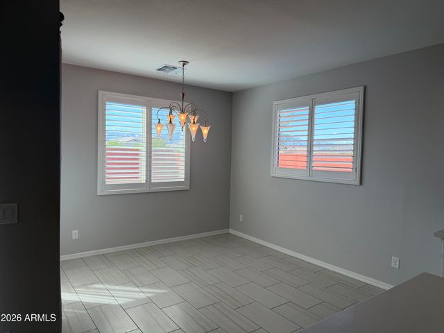 5615 W PASEO Way W, Laveen, AZ 85339