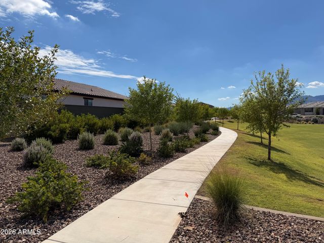 5615 W PASEO Way W, Laveen, AZ 85339