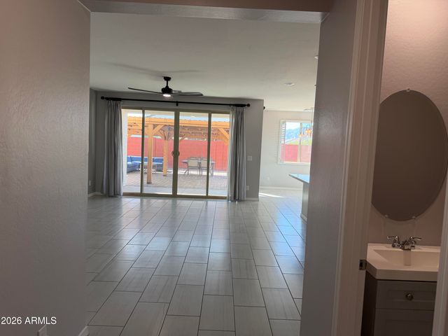 5615 W PASEO Way W, Laveen, AZ 85339