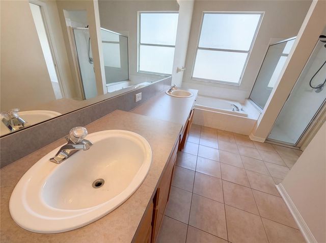 2727 VALENCIA GROVE DRIVE, Valrico, FL 33596