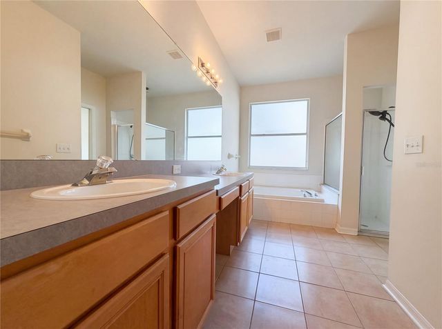 2727 VALENCIA GROVE DRIVE, Valrico, FL 33596