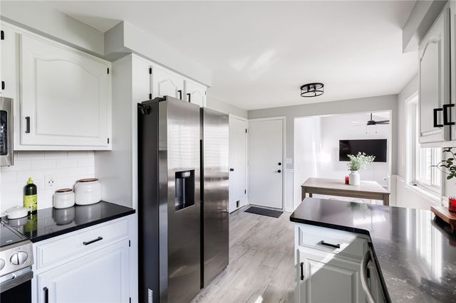 1006 Heritage Park Drive, Webster, NY 14580