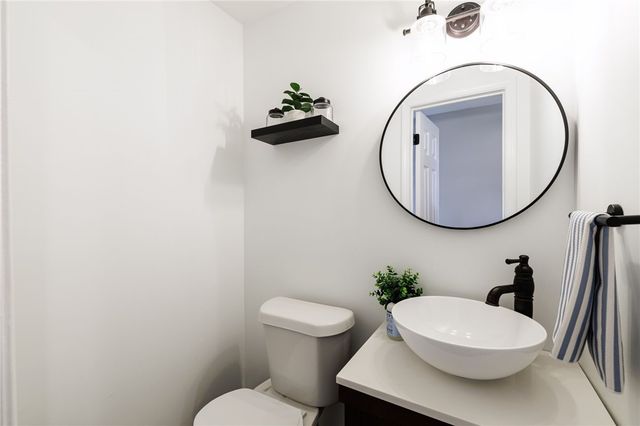 1006 Heritage Park Drive, Webster, NY 14580