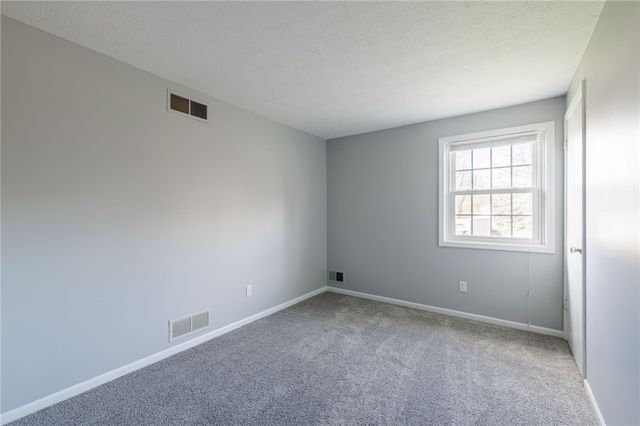 1006 Heritage Park Drive, Webster, NY 14580