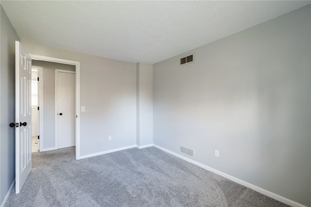 1006 Heritage Park Drive, Webster, NY 14580