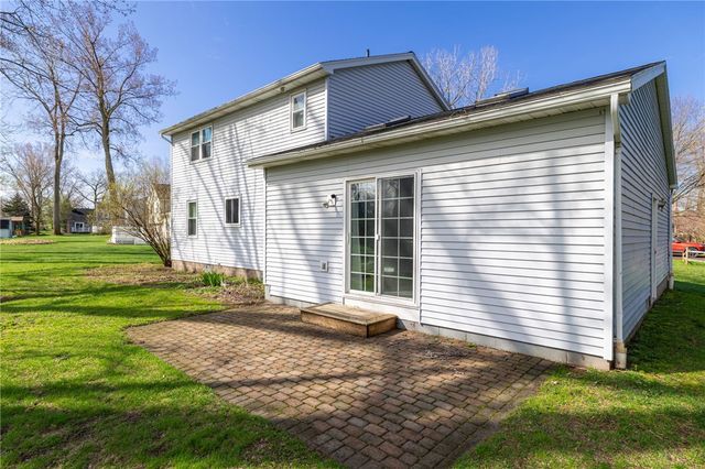1006 Heritage Park Drive, Webster, NY 14580