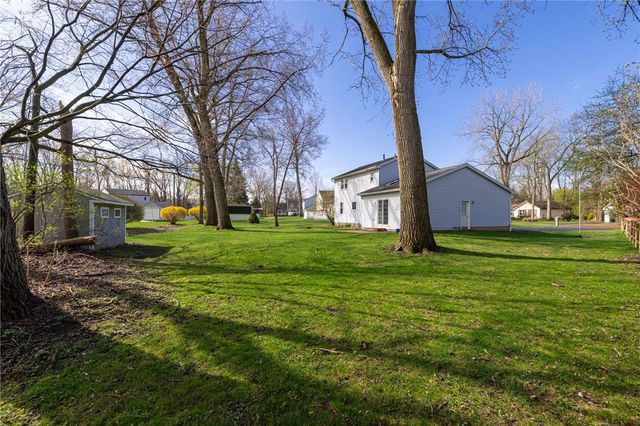 1006 Heritage Park Drive, Webster, NY 14580