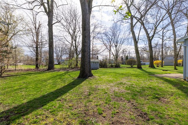 1006 Heritage Park Drive, Webster, NY 14580