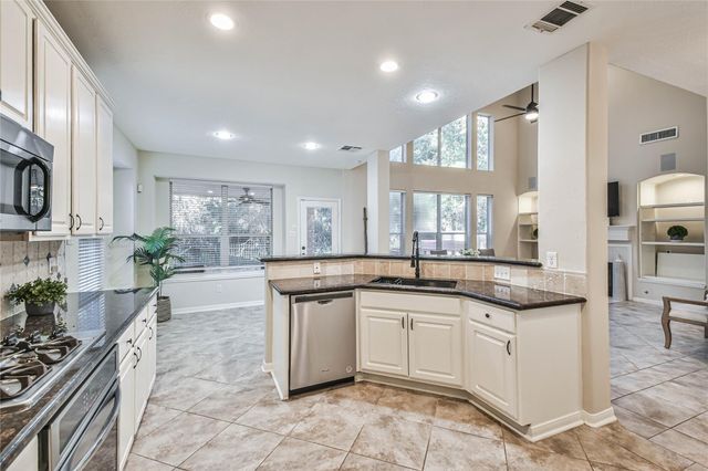 109 N Acacia Park Circle, The Woodlands, TX 77382